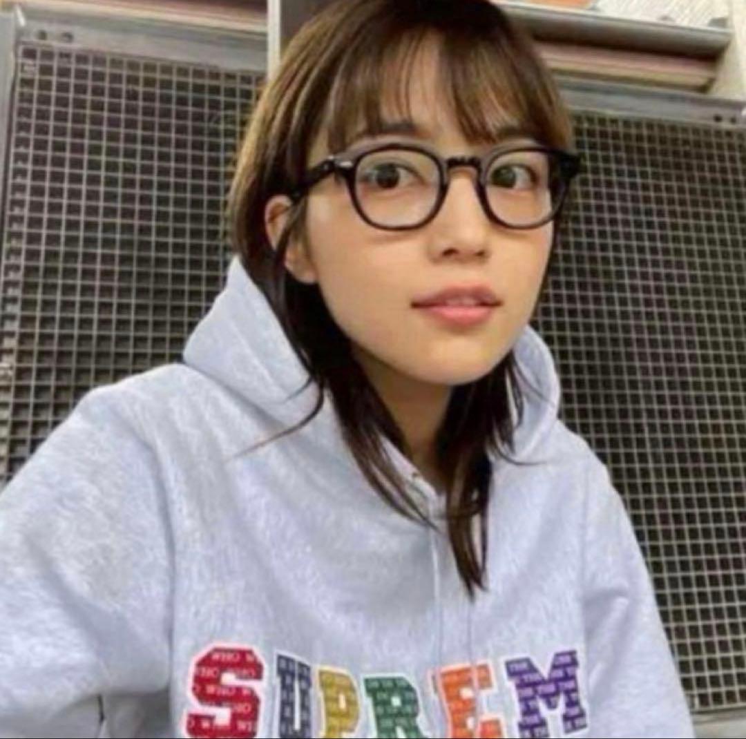 Supreme 川口春奈着用 Gray Lサイズ パーカー hooded - メルカリ