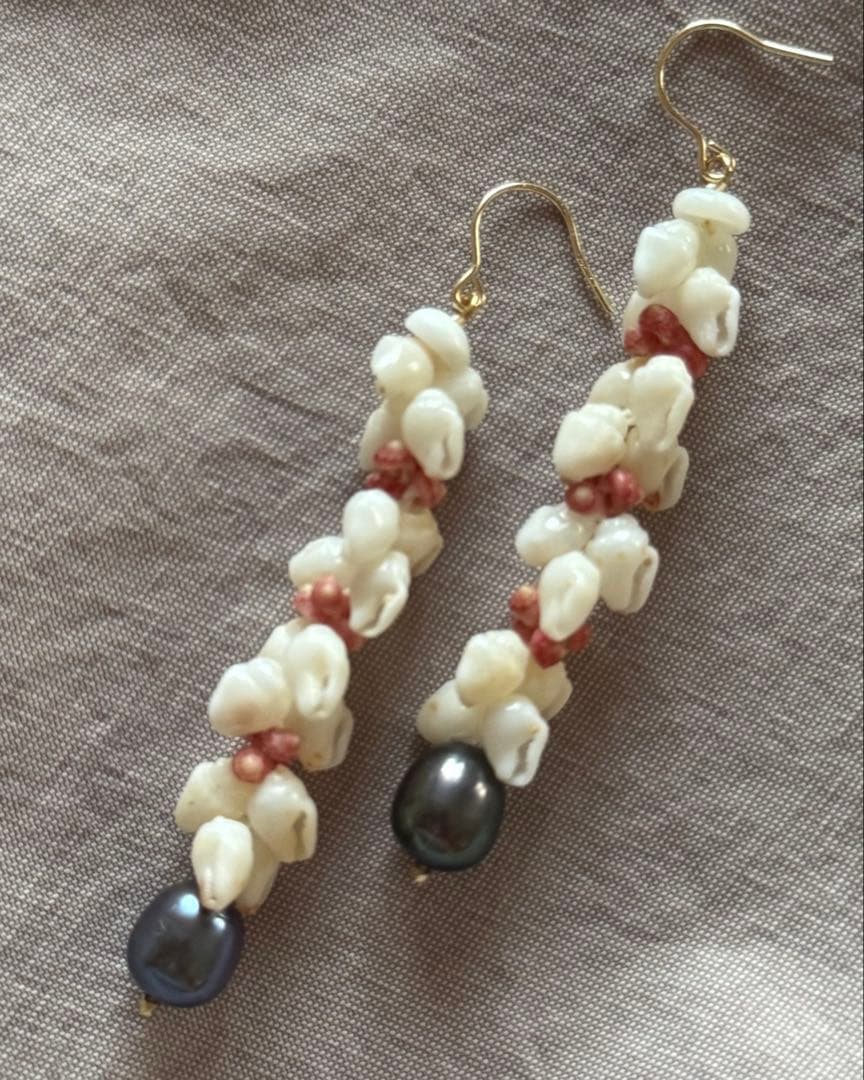 ニイハウモミとカヘレラニシェルのロングピアス