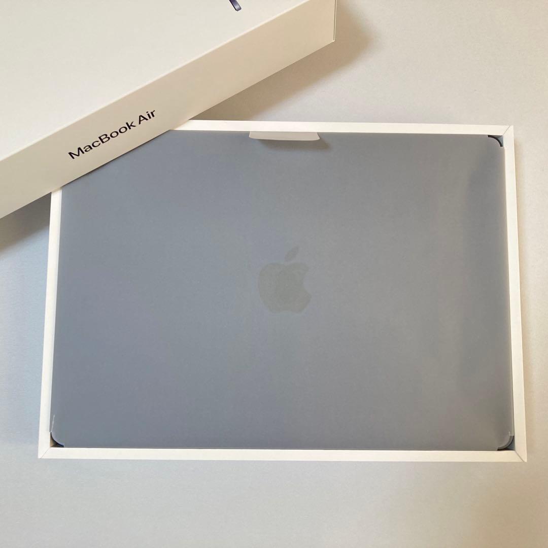 MacBook Air M4　2025 ほぼ未使用　2026年1月購入充放電4回