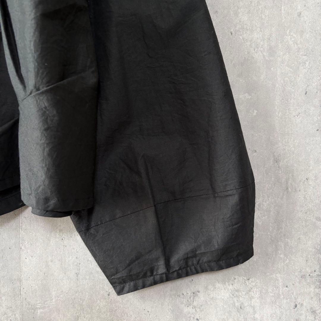 慈雨 ジウ 刺繍デザインカラーブラウス 変形ヘムライン 黒 40