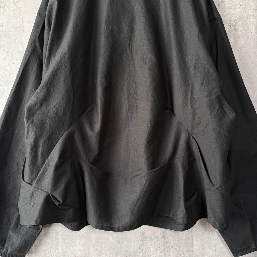 慈雨 ジウ 刺繍デザインカラーブラウス 変形ヘムライン 黒 40