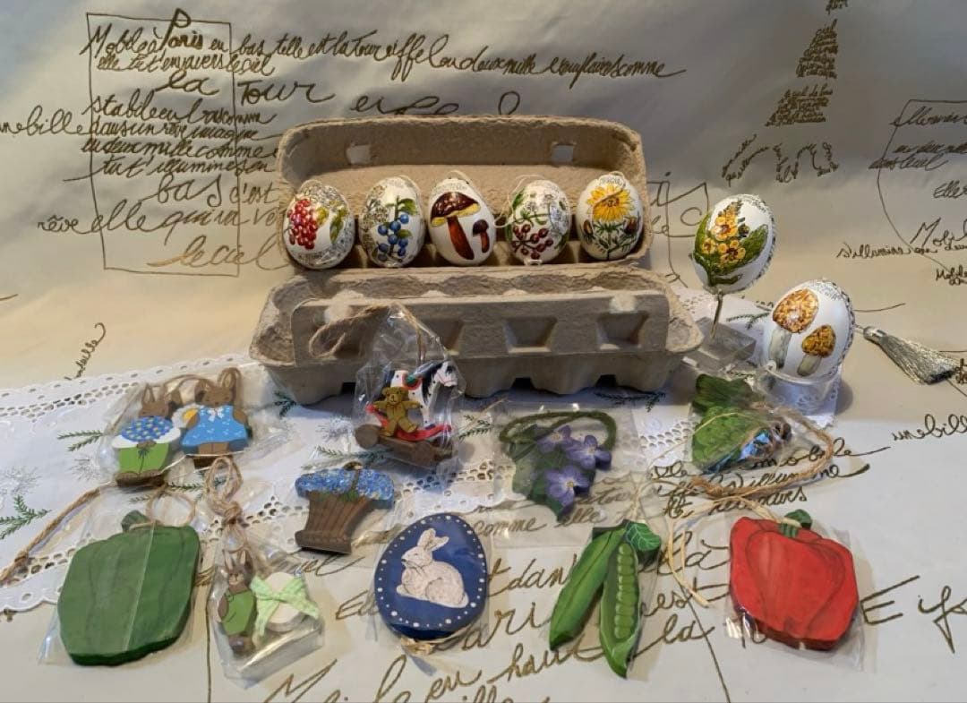 ドイツ製　手書きの卵・可愛いザルツガラスオーナメント4種類セット！ チェコ ガラスオーナメント 教会 ピンク | Kitten Blue