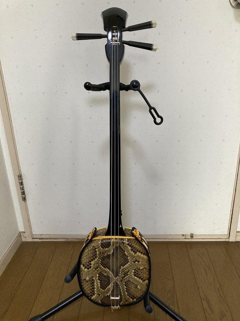 【美品】沖縄本蛇皮三線　ケース、付属品アリ