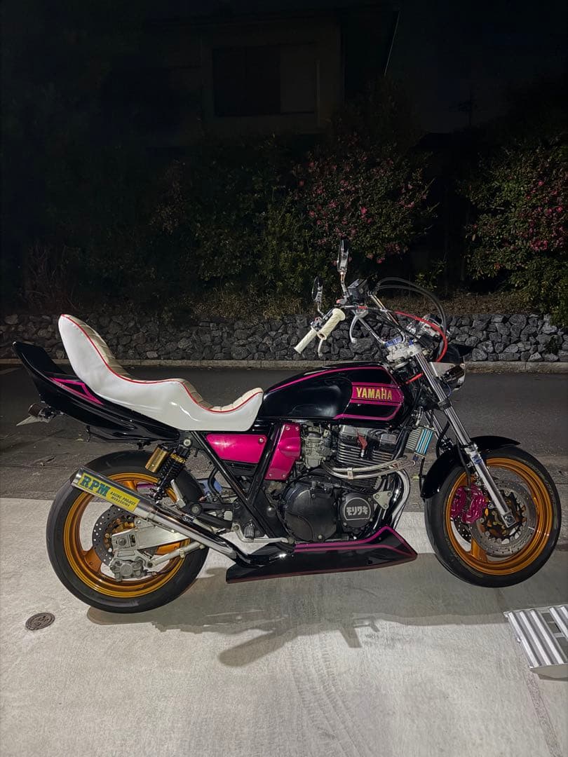 XJR400 ちょび三段シート - メルカリ