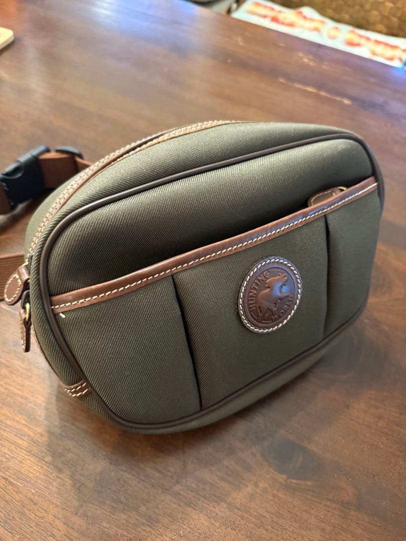 ハンティングワールド　オリーブグリーン ボディバッグ極美品　ユニセックス