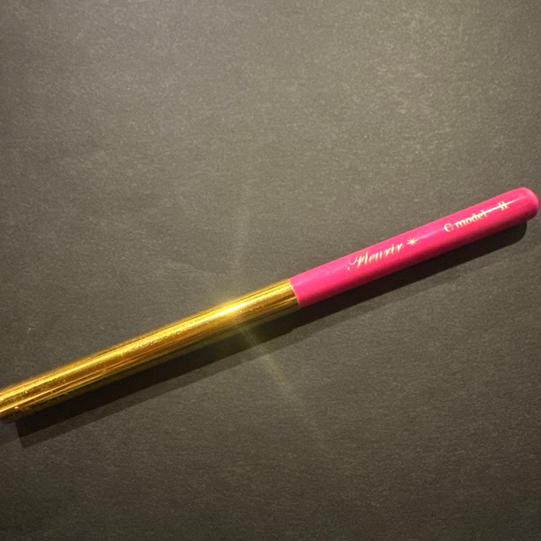 フルーリア　スマイルライン　筆　ネイル