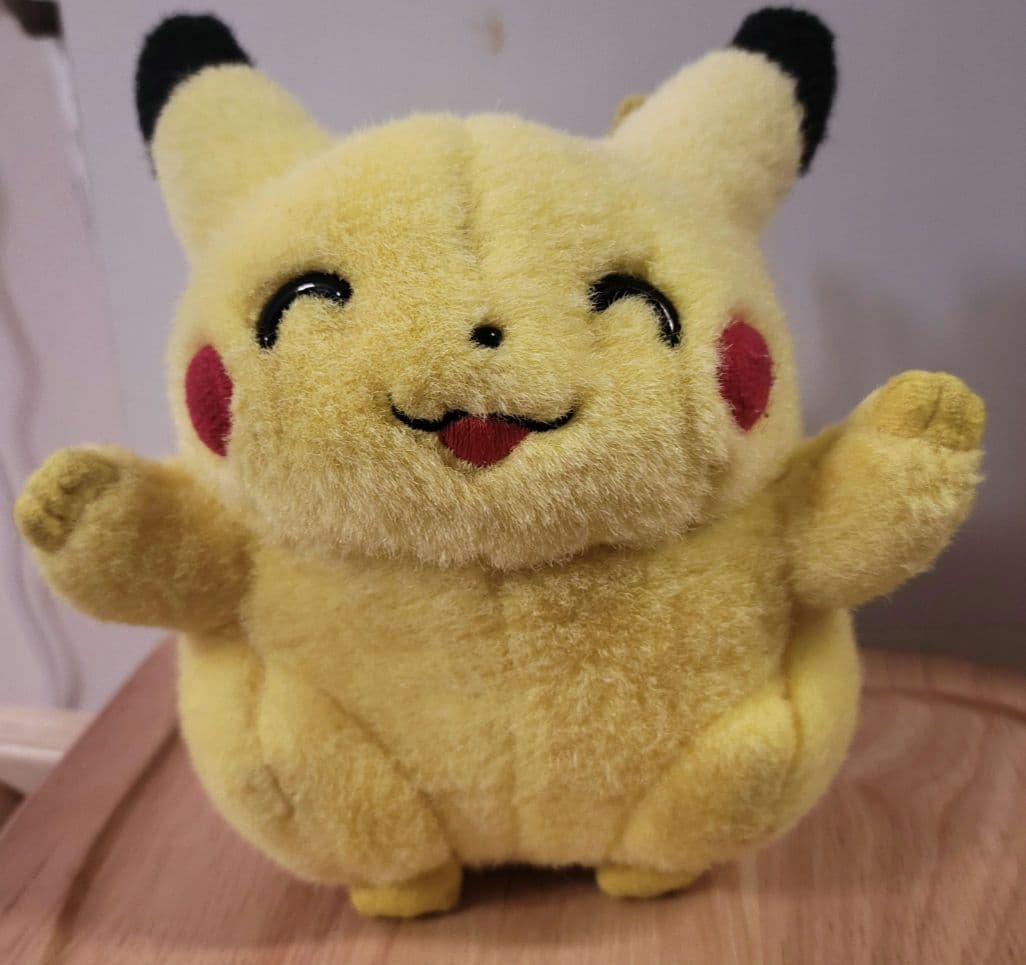TOMY ピカチュウ ニコニコ ぬいぐるみ - メルカリ