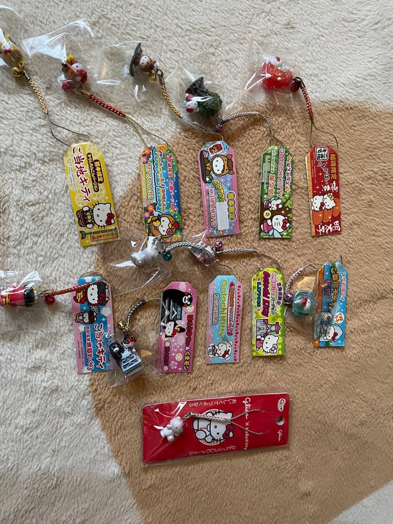 ご当地ハローキティストラップ11個セット（期間限定価格） ハローキティご当地限定ストラップ 根付け 新潟佐渡限定 朱鷺の鈴