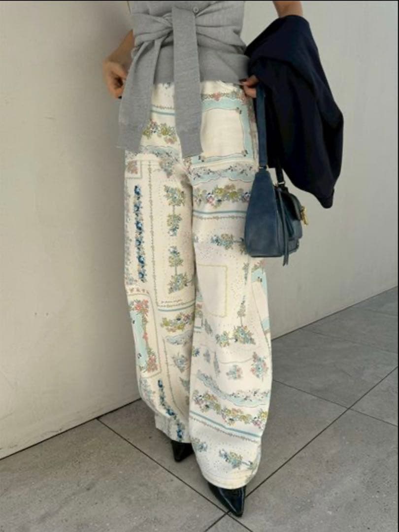 LILYBROWN ダブルニーカーブワイドデニムパンツ 2026春夏 - メルカリ