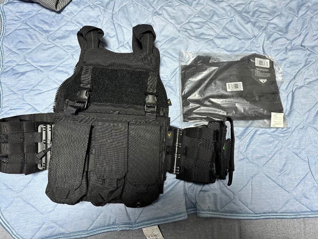 実物VELOCITY SYSTEMS プレートキャリア SCARAB LT