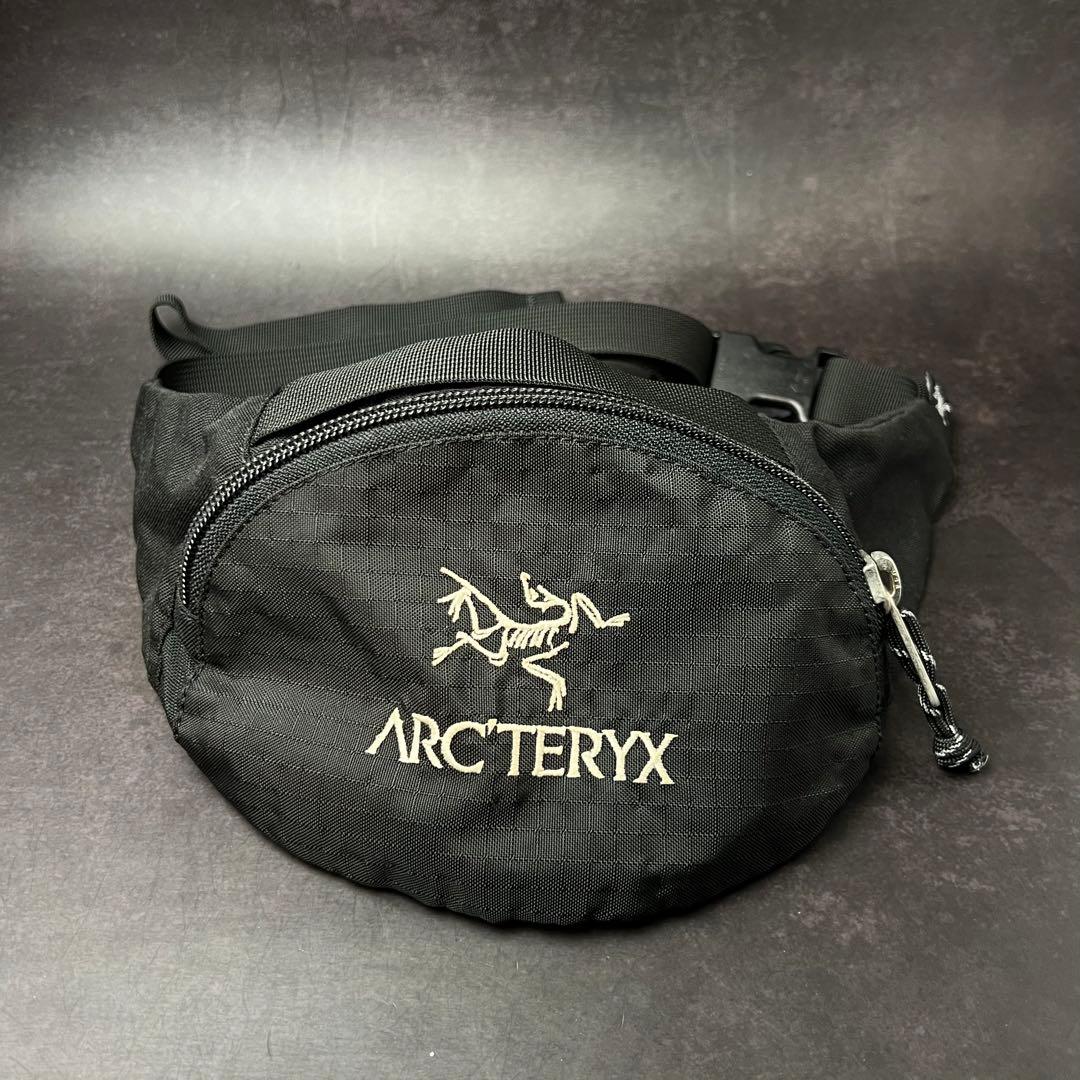 アークテリクスアーバンファニーカナダ製