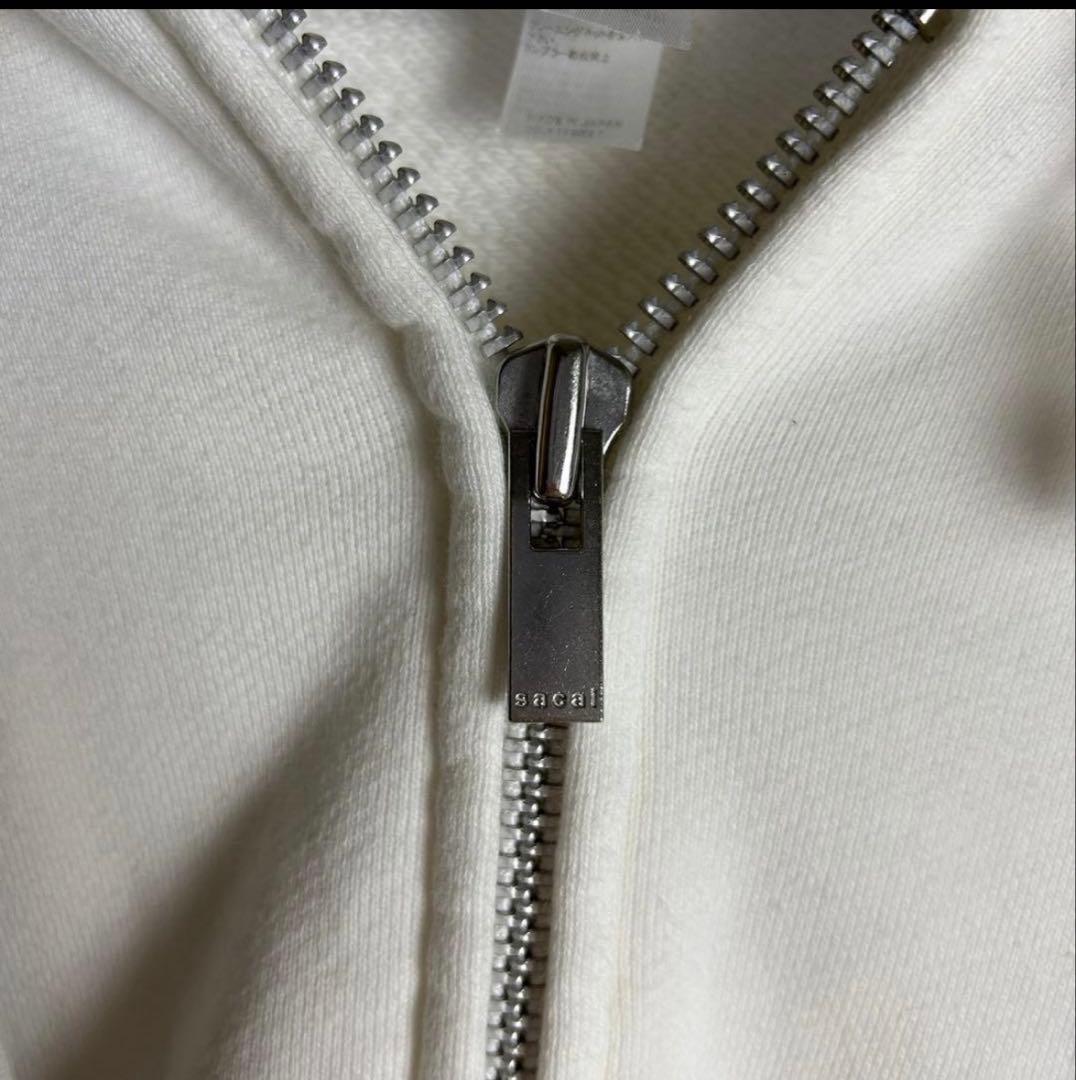 4824【定番ホワイト】サカイ×フラグメント☆ビッグロゴフルジップ