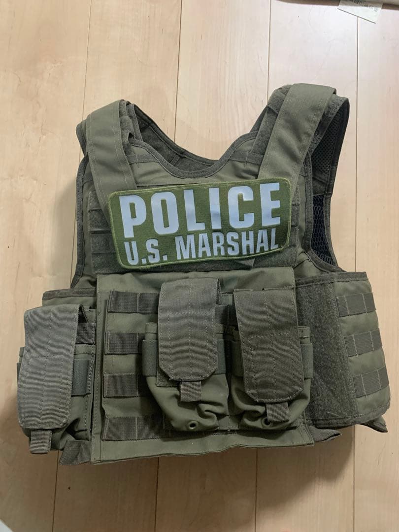 アメリカ製　実物プレートキャリア