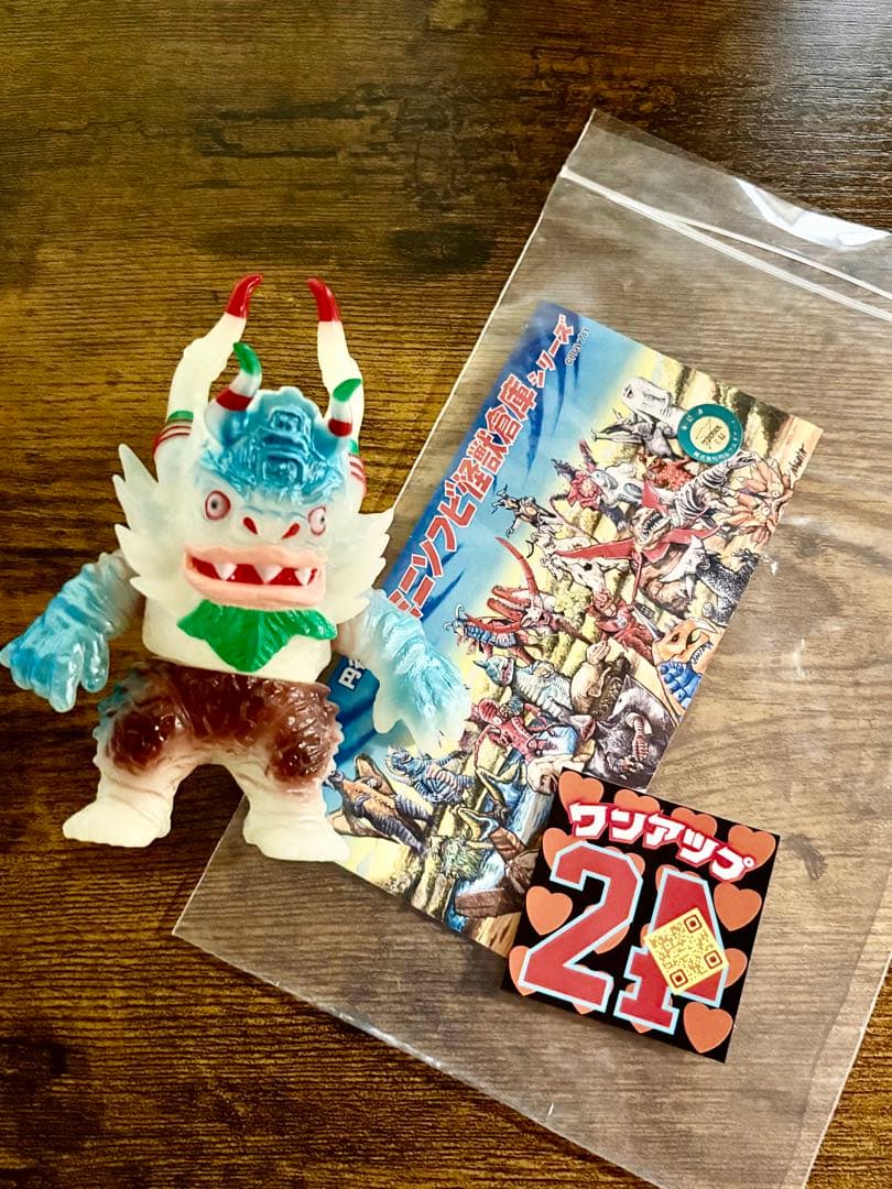 マックストイ　ミニソフビ　ミクラス One up 限定　おまけシール付き