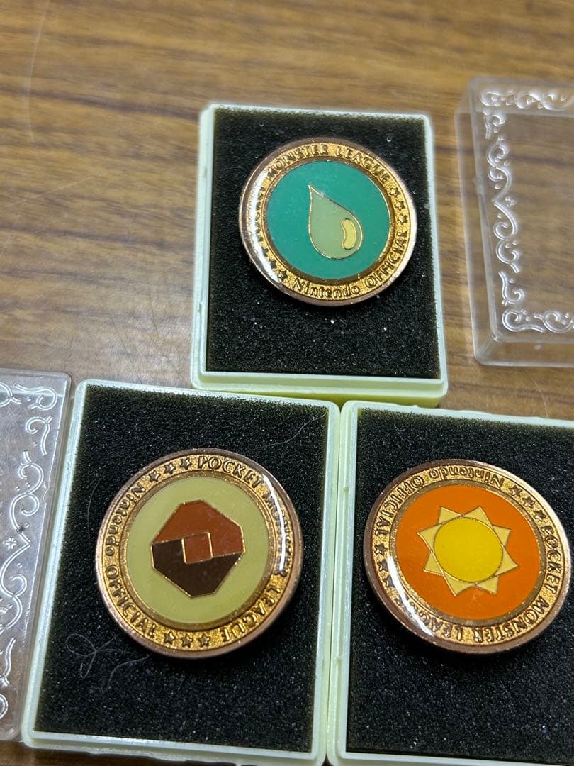 非売品】ポケモンリーグ公式大会 ニンテンドーカップ99 ジムバッジ 3点