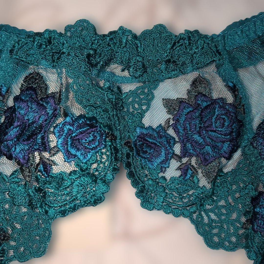 スタディオファイブ 緑 花柄刺繍ブラ・Tバック・ガーターベルト3点