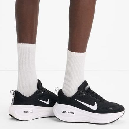 靴 NIKE Vomero Plus HV8150-002 26.0cm BK/WH