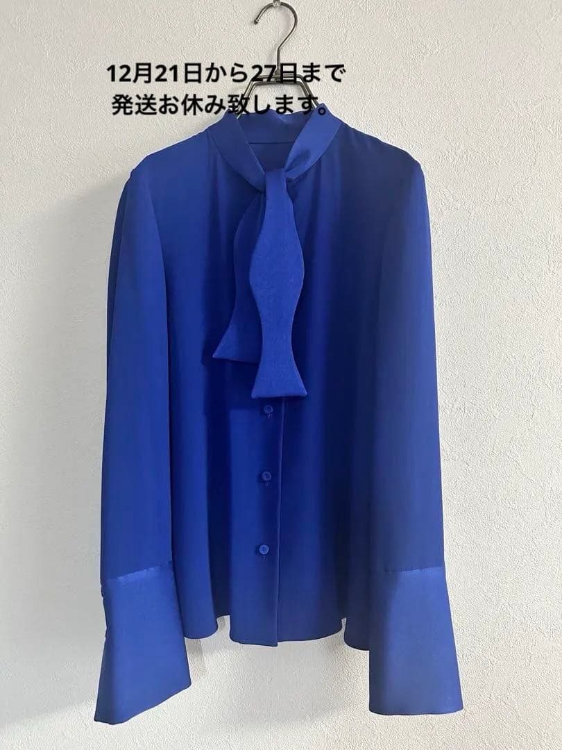 LANVIN COLLECTION リボン付き青シャツ 38サイズ スリーブリボンシャツ【NEMIKA】|ネミカ | レリアン公式オンラインストア
