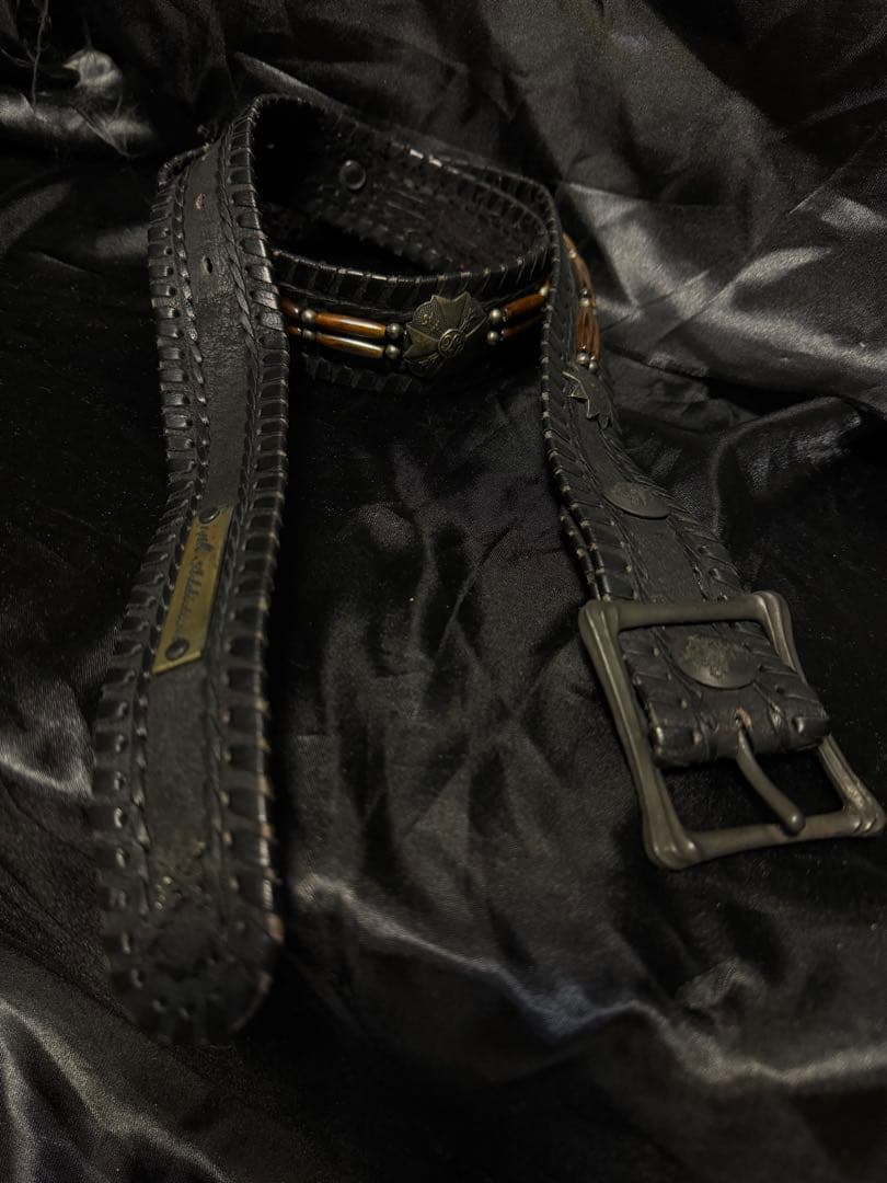 14th Addictionビーズ装飾付きブラックレザーベルト