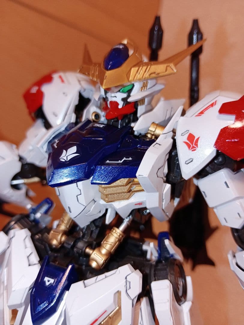 MGバルバトスルプス 全塗装完成品 アクションベース8付き - メルカリ