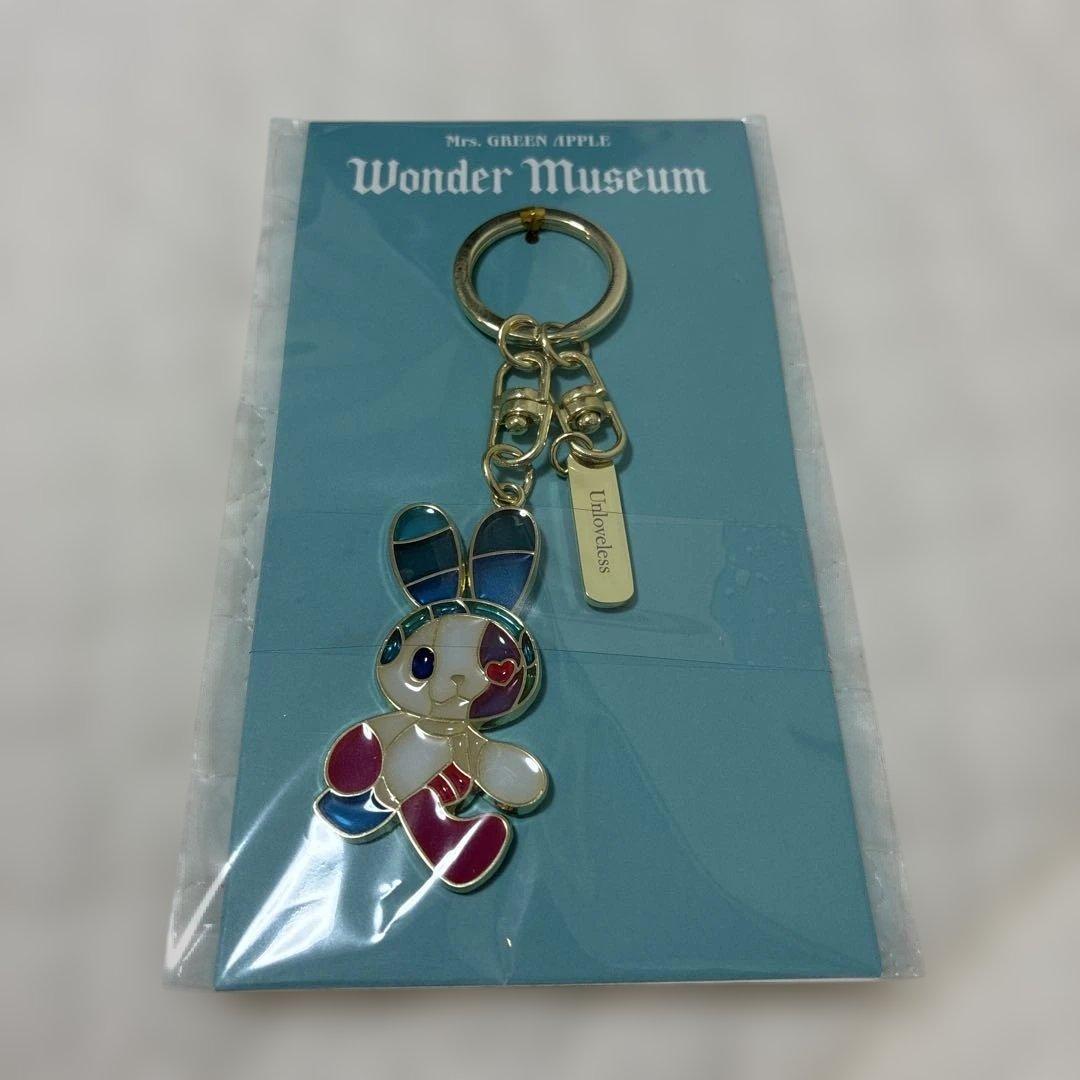 新品未開封】Wonder Museum ステンドグラスキーホルダー - メルカリ