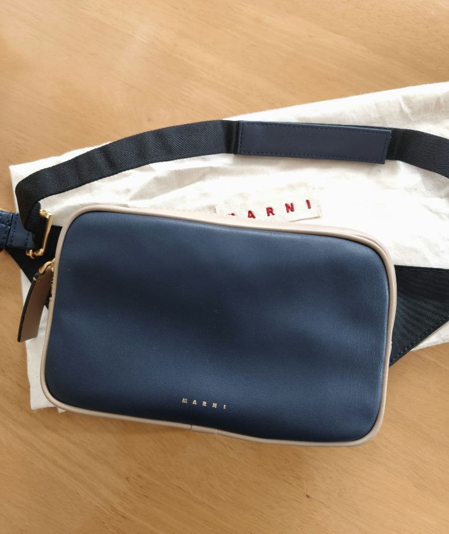 新品　マルニ　バッグ　ショルダー　ボディ　marni ウエスト
