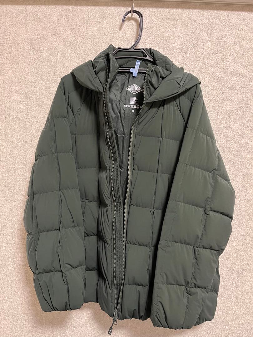 オリーブグリーン ダウンジャケット