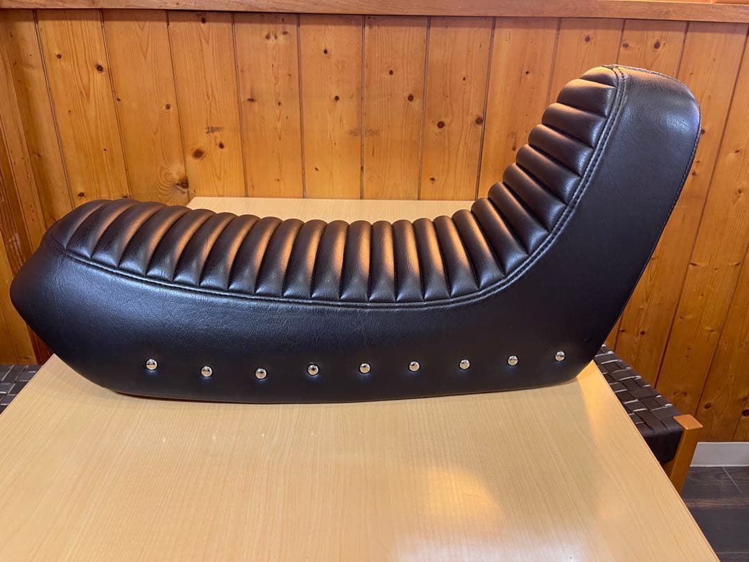 ダックス125 ムーンアイズ　シート