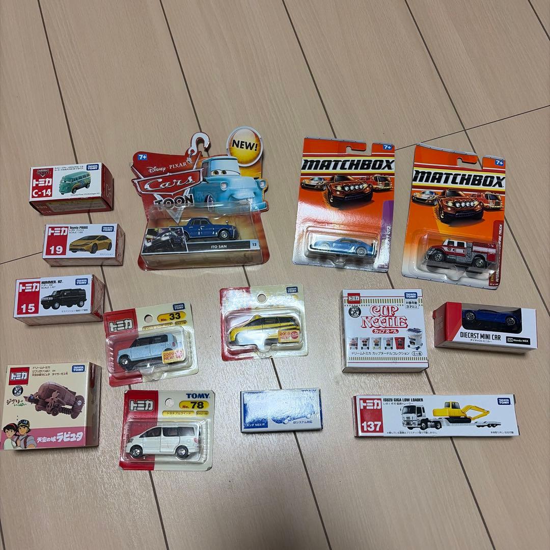 トミカ等14台セット売り