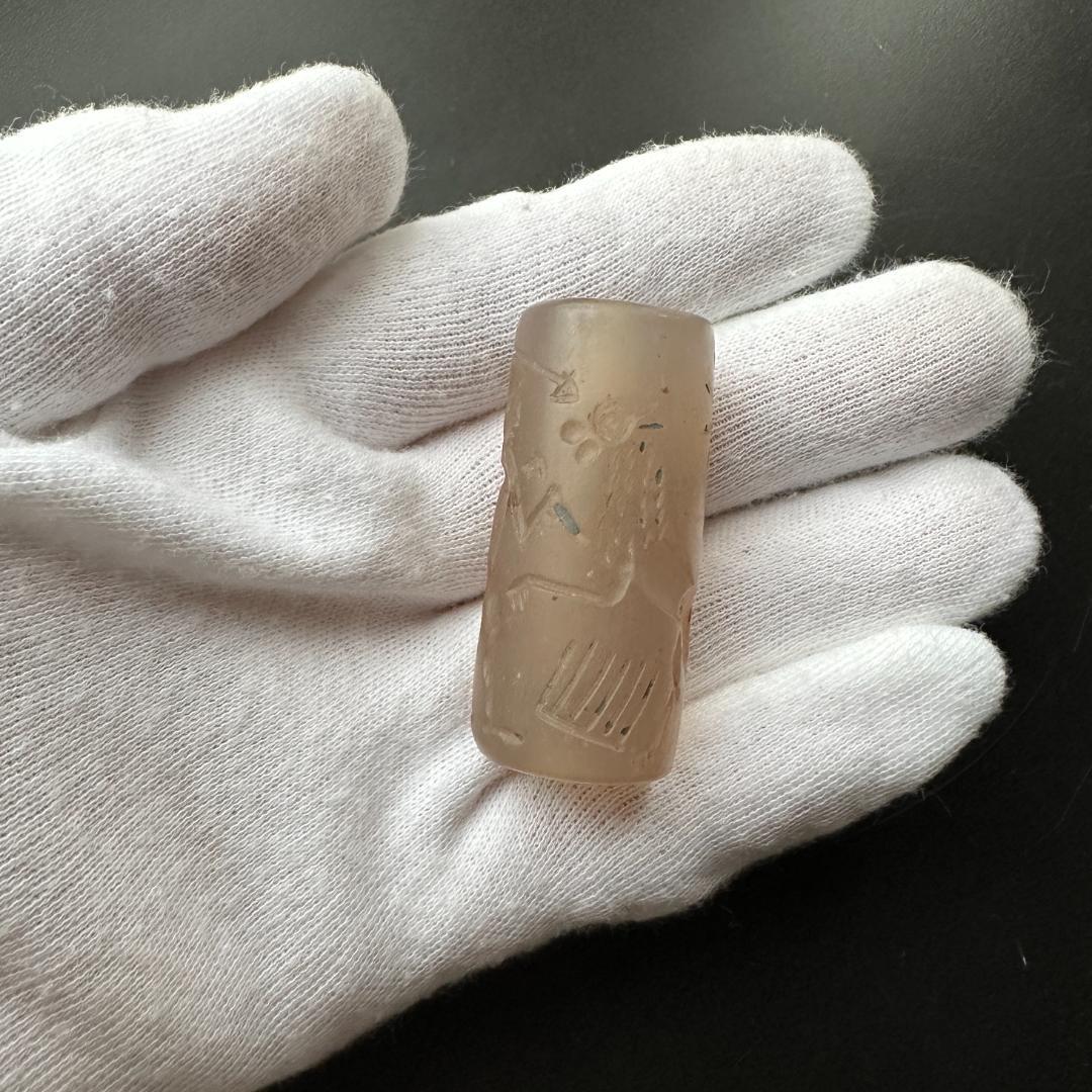 トランスペアレント左イヤホン 円筒印章 古代メソポタミア文明 英雄と