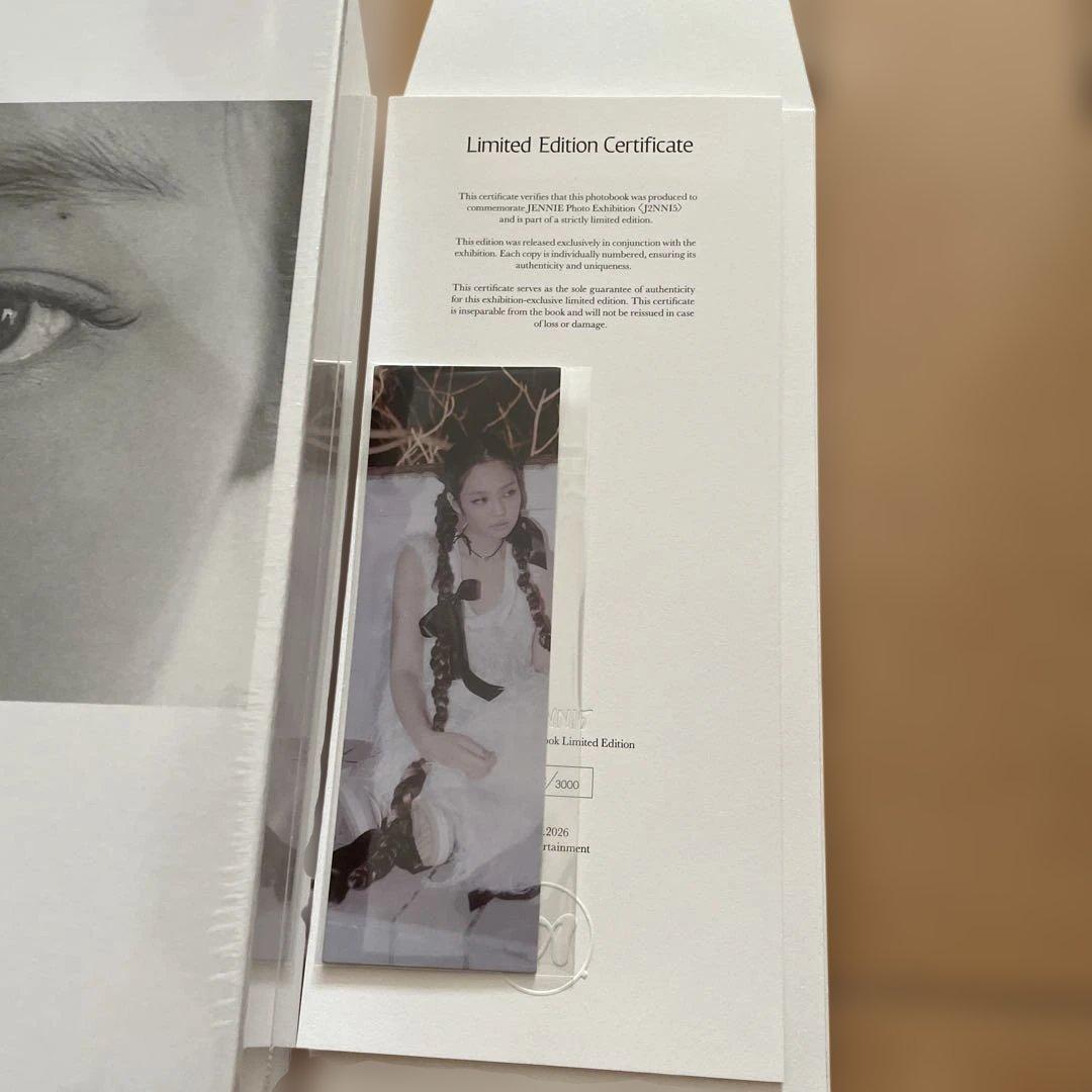 JENNIE J2NNI5 ジェニ 写真集 フォトブック しおり付 - メルカリ