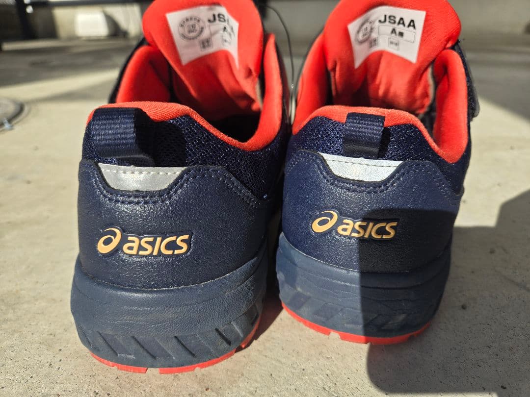 美品　アシックス　安全靴　ウィンジョブ CP307 BOA 紺金　27.0cm