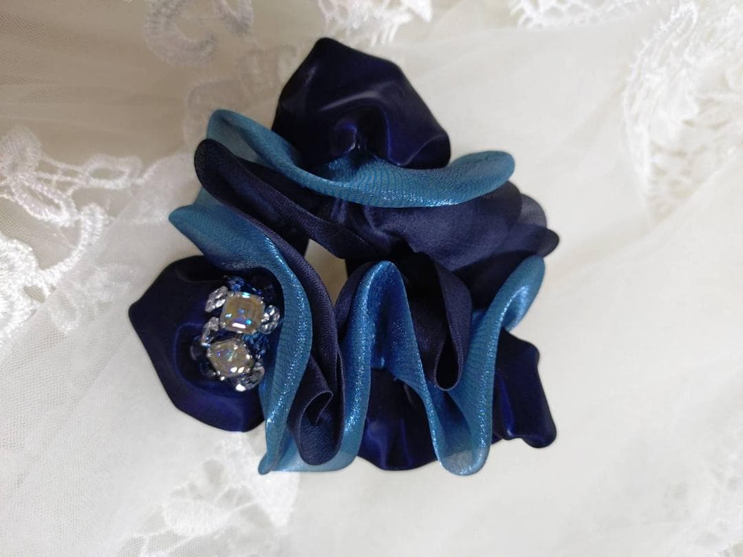 acca アッカ　ビジューシュシュ　リボン　ベージュ　ヘアゴム