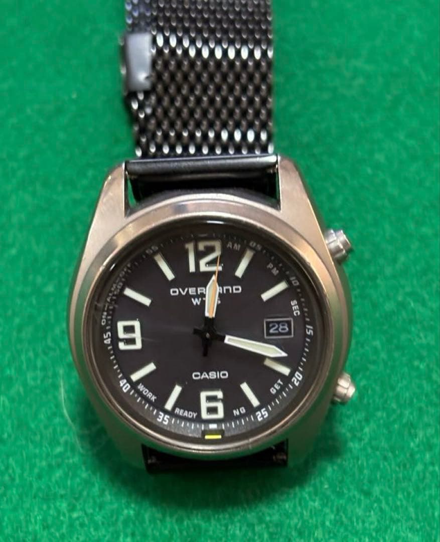 CASIO OVERLAND ブラックメッシュベルト時計(本体チタニウム製)