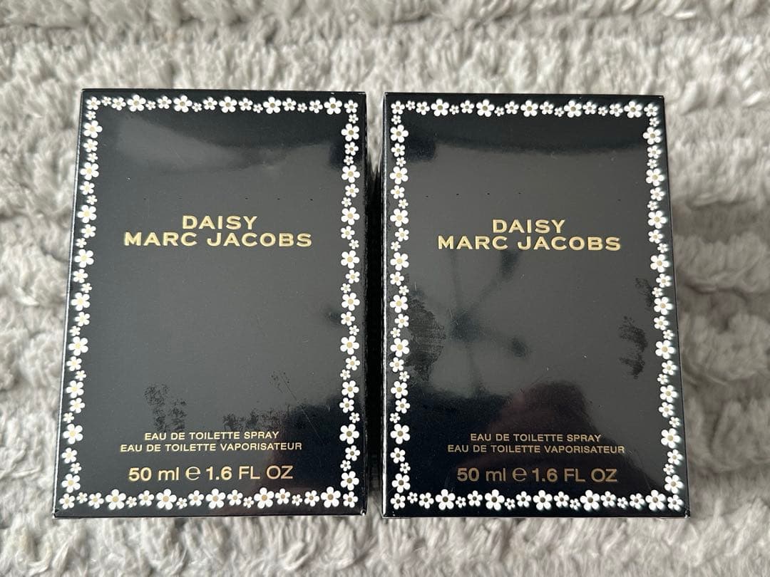 Marc Jacobs Daisy オードトワレ 50ml 2個