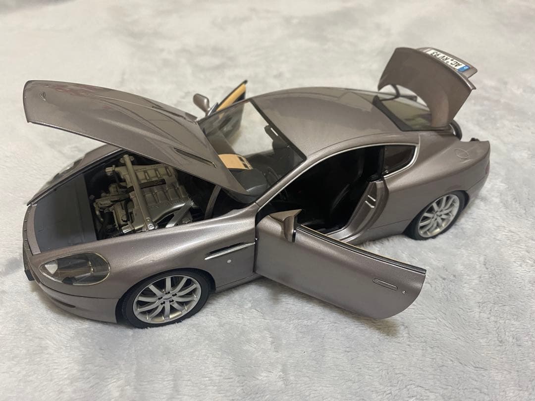 ミニカー MINICHAMPS Aston Martin DB9 Coupe 1/18