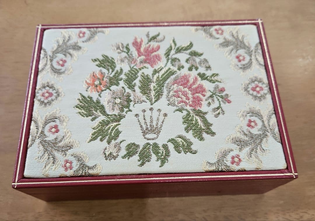 ロレックス　箱　刺繍蓋　希少　金無垢 1965年 K14金無垢 アンティーク ロレックス レア ゴーストダイヤル