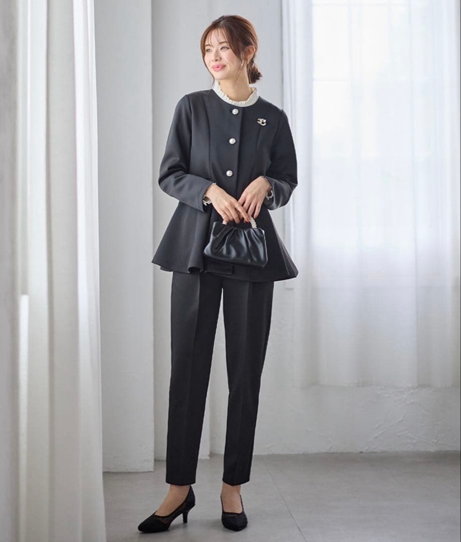 GeeRA ２点セット　ペプラムジャケット　テーパードパンツ　ベージュ　Mサイズ