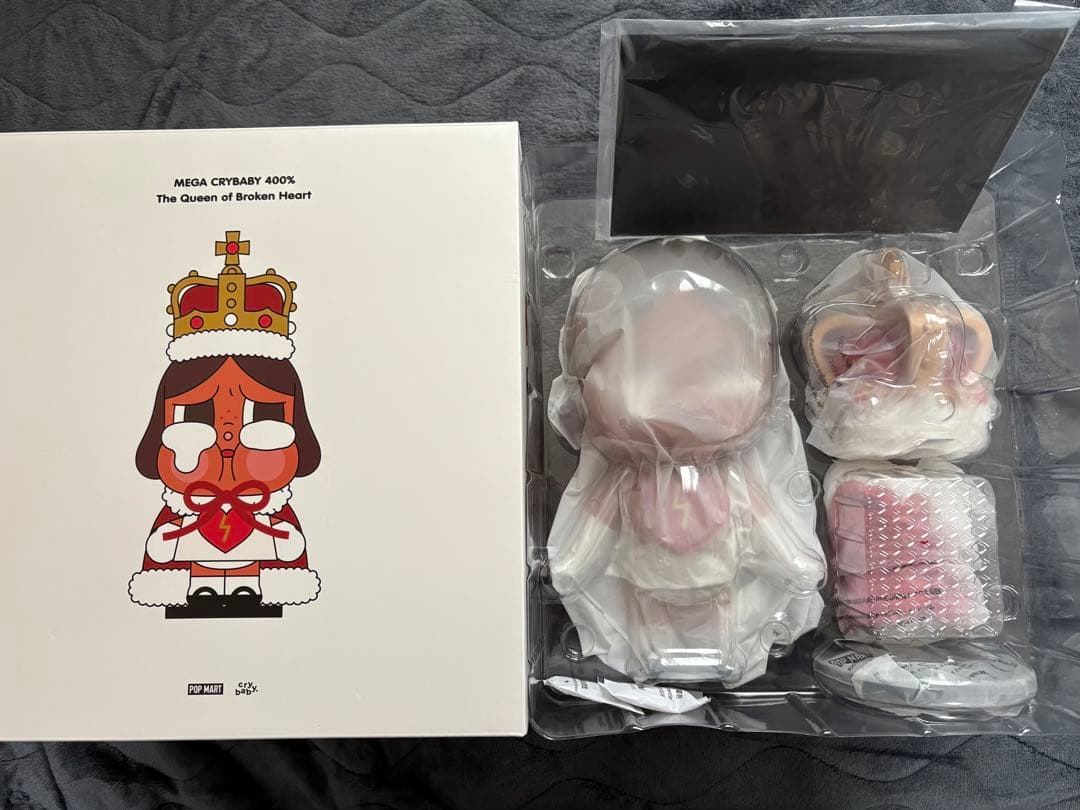 その他 popmart MEGA CRYBABY 400% Queen