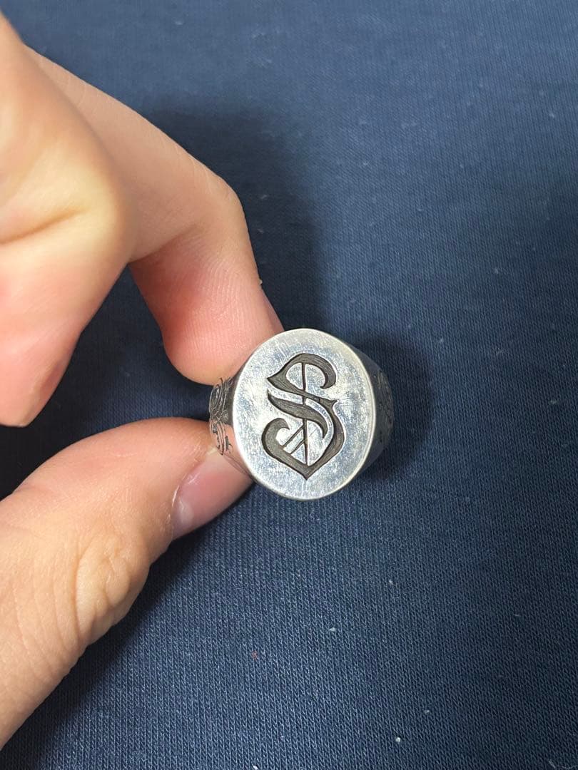 シルバー925 ロゴ入りリング 指輪 シグネットリング メンズ・レディース兼用 イニシャル シルバー