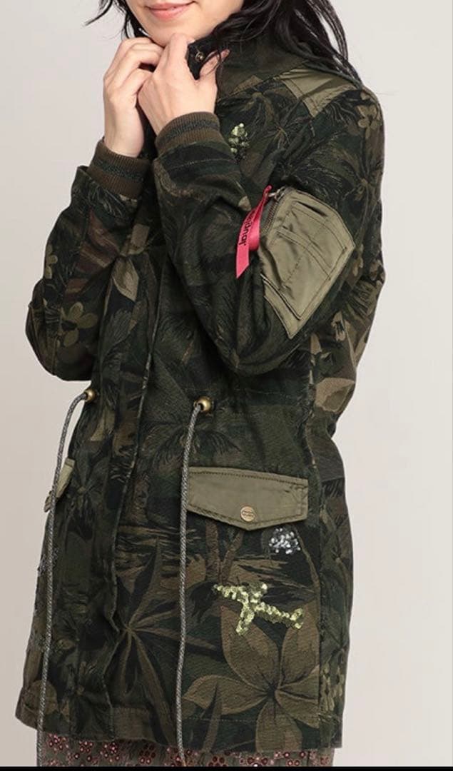 デシグアル カモフラージュ柄 ミリタリージャケット Desigual（デシグアル） チェスターコート コート パッチワーク