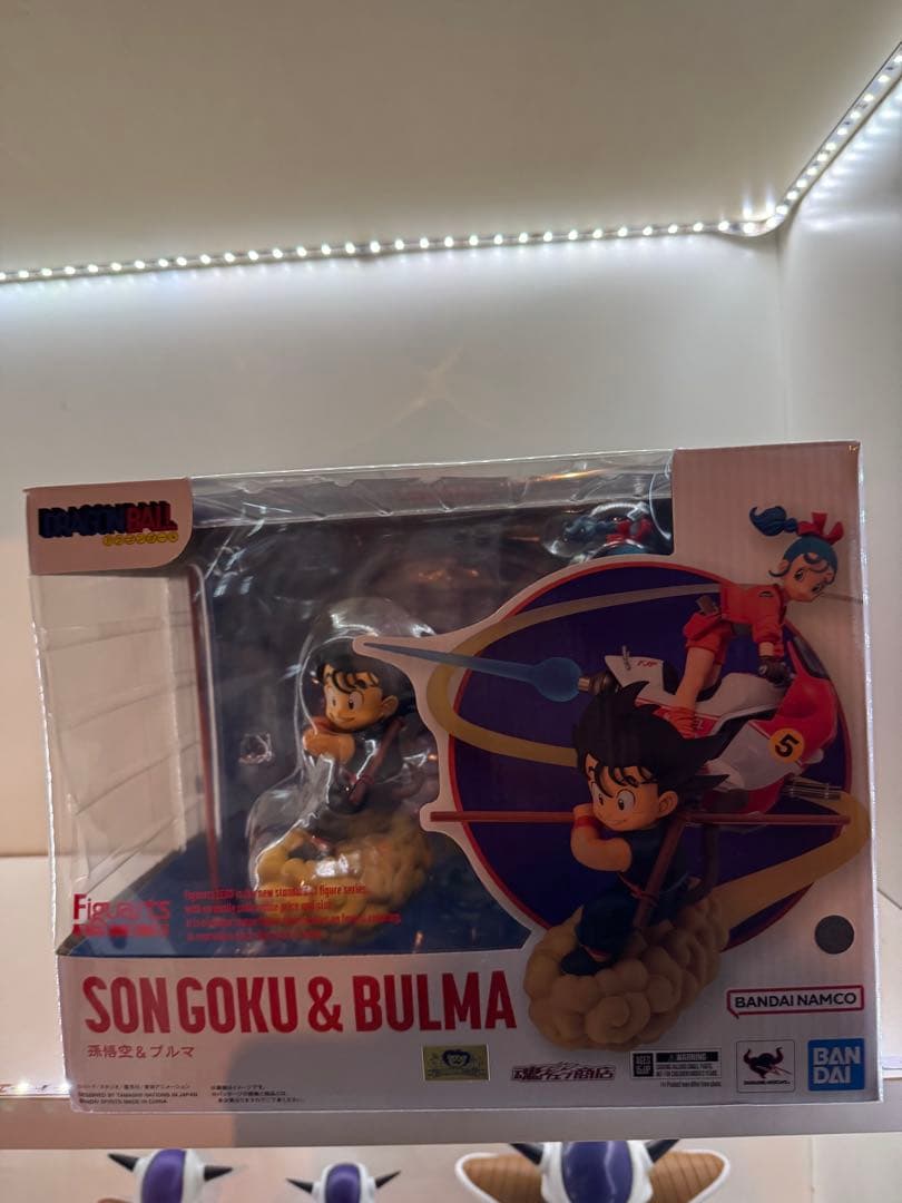 ドラゴンボール フィギュアアーツ孫悟空 & ブルマ フィギュア