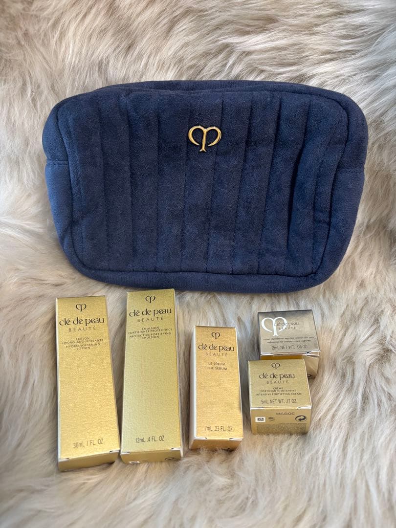 新品・非売品】クレ・ド・ポー ボーテ 特製セット ポーチ付き 5点 クレ・ド・ポー ボーテ ホリデーコレクションオリジナルポーチ