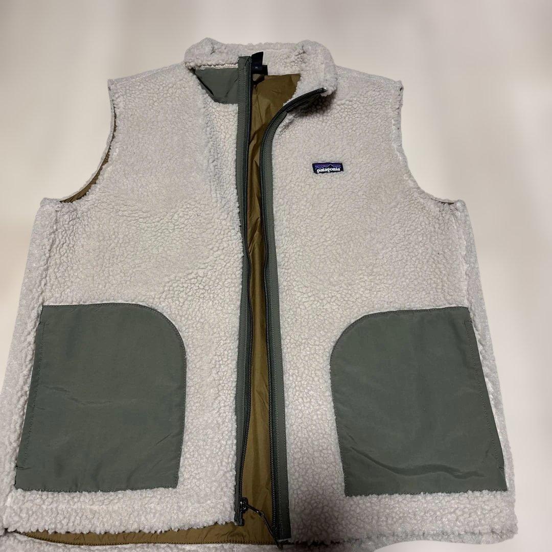 patagonia フリースベスト クリーム色 - メルカリ