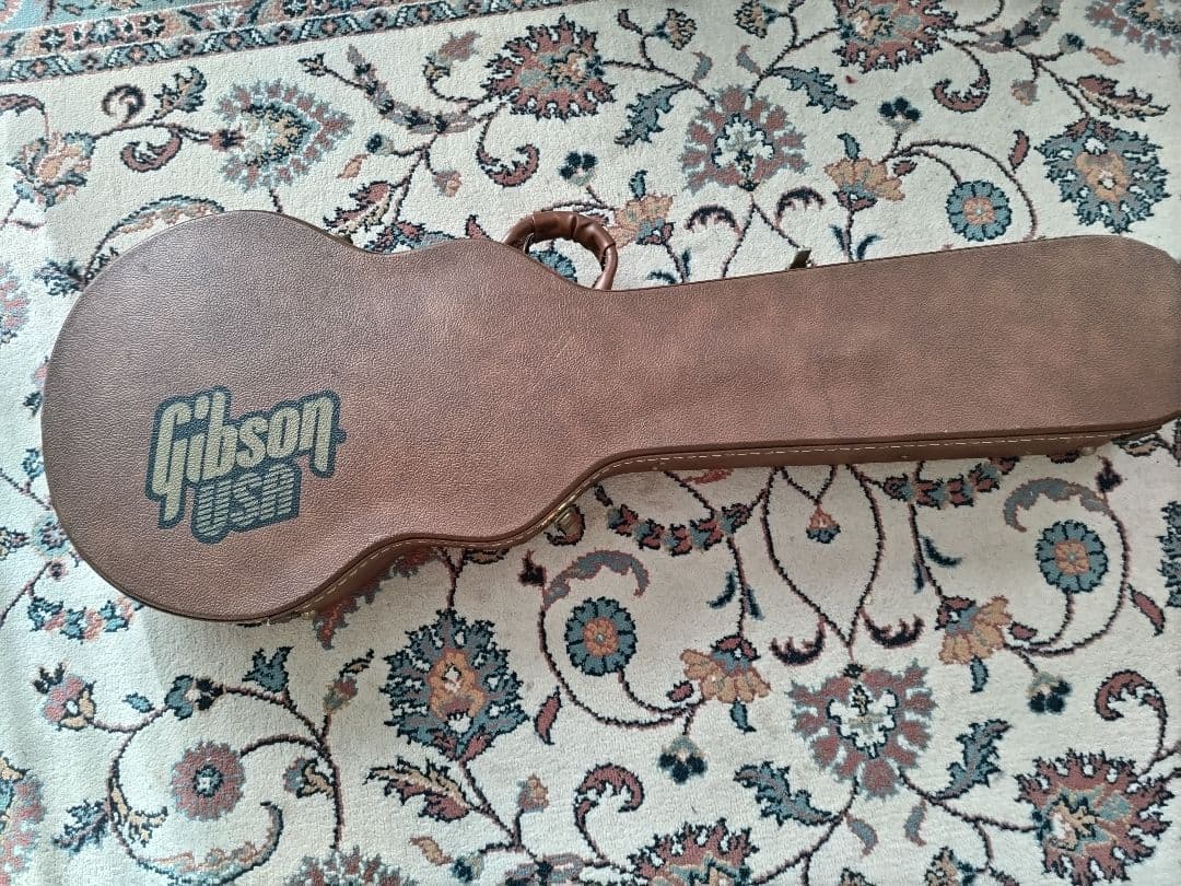 ギブソンレスポールカスタム1992年製造？ ハードケース 革製ストラップ
