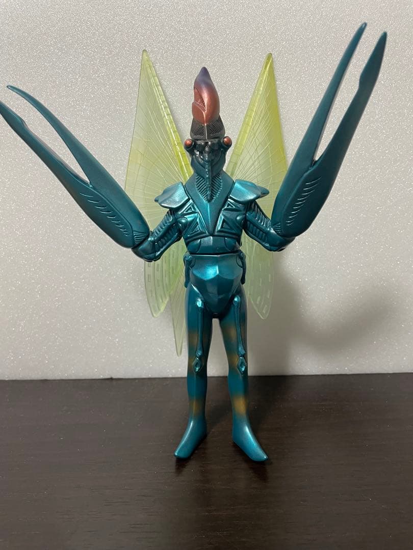 ウルトラマンパワード　サイコバルタン　羽根付き ソフビ