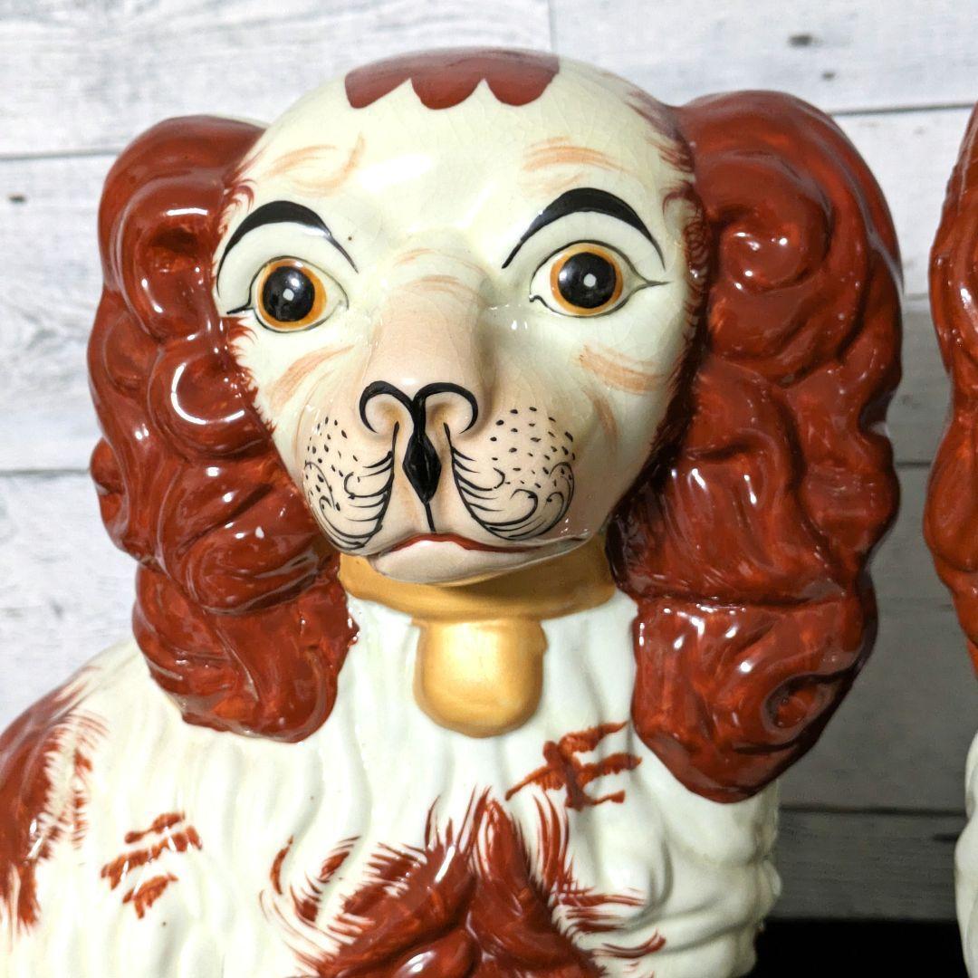 スタッフォードシャードッグ 褐色の毛並 犬の置物 イギリス 英国