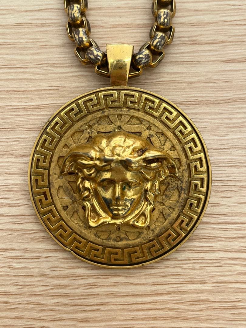 VERSACE メダリオンペンダントネックレス