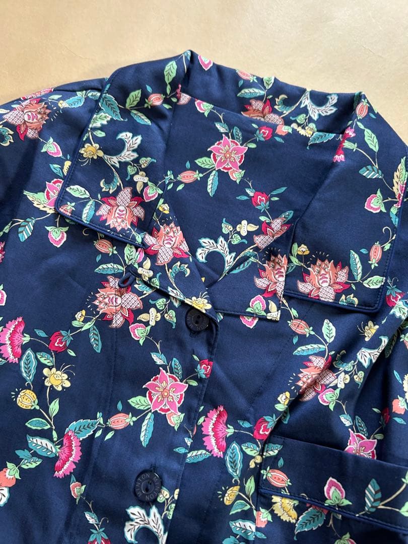 Mサイズワコールミントン☆ハドンホール柄パジャマ 新品タグ付き 襟