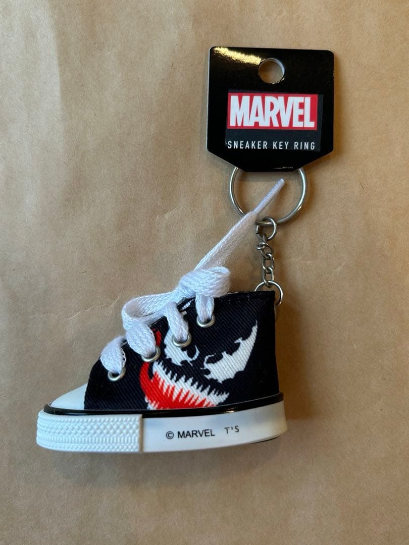 マーベル　アベンジャーズ　ヴェノム　スニーカー　キーホルダー　スパイダーマン